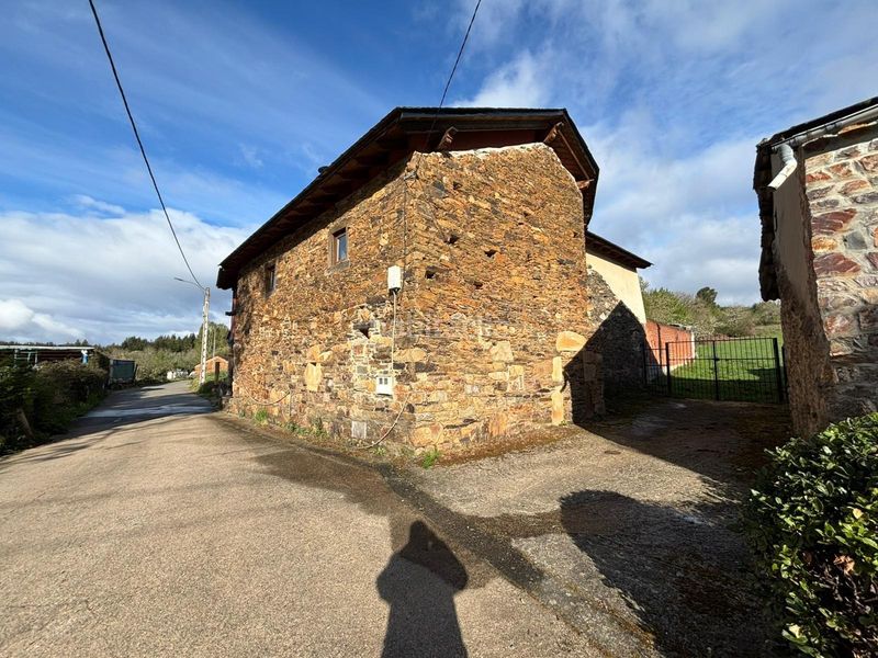 Foto aeb04cff-6901-493d-b09b-2d8d2fb42844. Casa a Sancedo