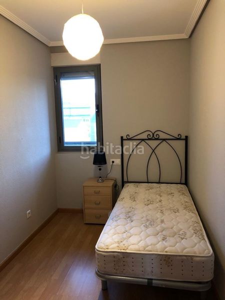 Foto 386d094d-f8c7-492b-bcd8-1d386c812a3e. Apartament amb calefacció aparcament a Zona Alta Ponferrada