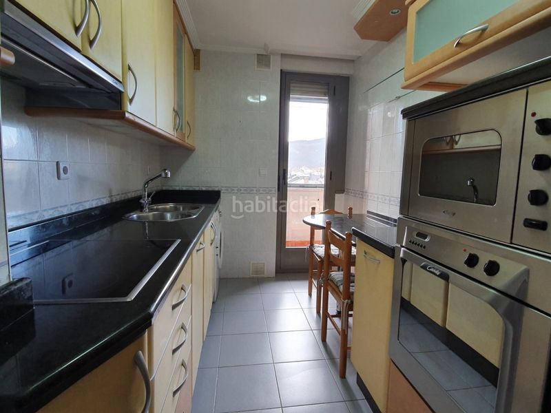 Foto 8e3bb3b2-2127-40f9-8261-4f04bf9847cb. Apartament amb calefacció aparcament a Zona Alta Ponferrada