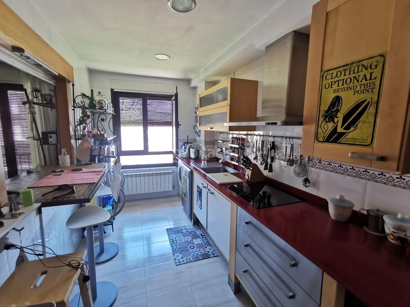 Foto 44af792a-ca4d-4795-b00b-4bd889509ae5. Duplex con riscaldamento parcheggio in Zona Alta Ponferrada