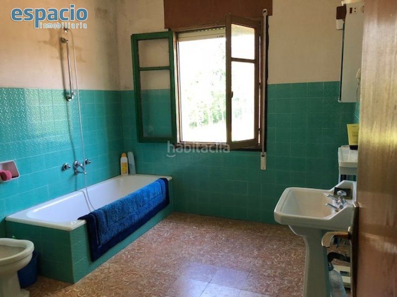 Foto b384a761-584a-4f00-b1ff-5e5279c8d145. Casa a calle calle campo 1 a Carracedelo
