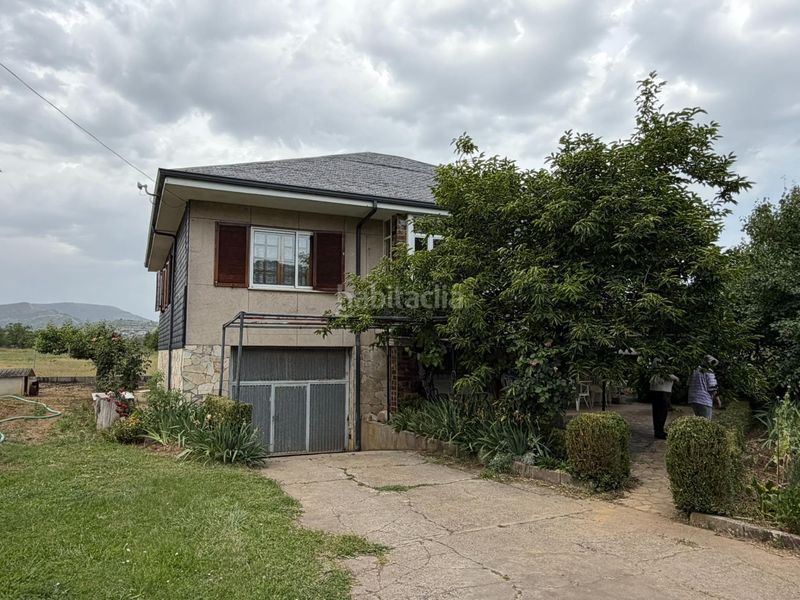 Foto 9aa8c998-c758-4bbd-9507-f0c89c3a68d2. Casa amb calefacció a Corullón