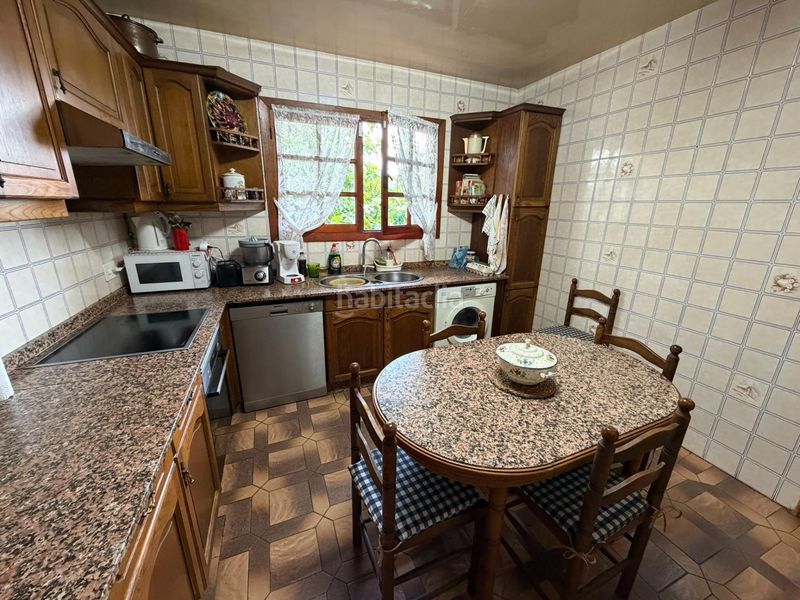 Foto f2820e40-e396-4fe6-b247-f127b3222053. Casa amb calefacció a Corullón