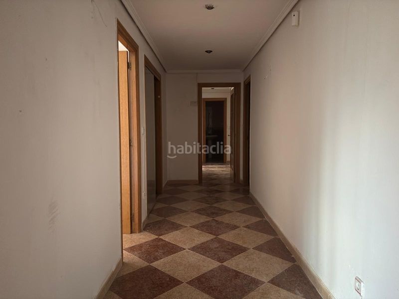 Foto 115eb00a-8a56-4898-9501-5341d4fd7172. Pis amb calefacció aparcament a Bembibre