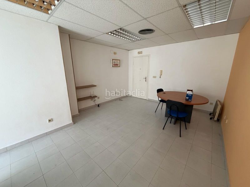 Foto 524d2308-5b60-49b8-81b2-f347a964d808. Miete büro mit parking in Centro Ponferrada