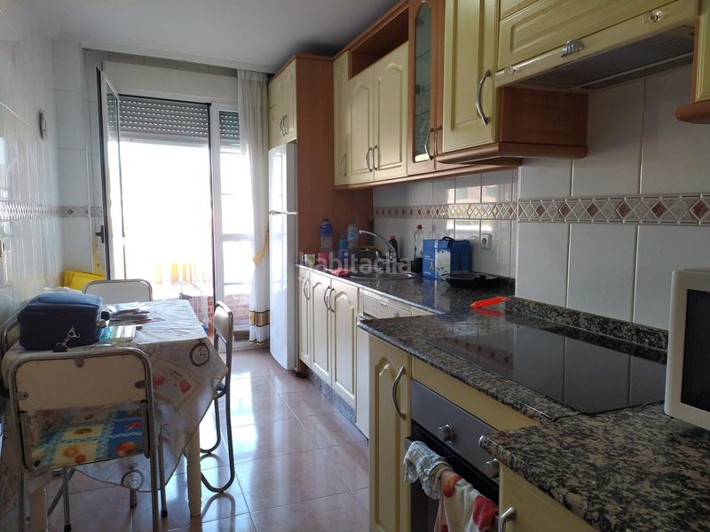 Foto 0a8e822e-f3d8-461c-bf76-6179bc142abd. Apartament amb calefacció a Zona Alta Ponferrada