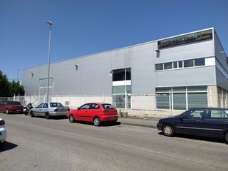 Miete Fabrikhalle in Centro. Alquiler nave industrial en el pib de ponferrada