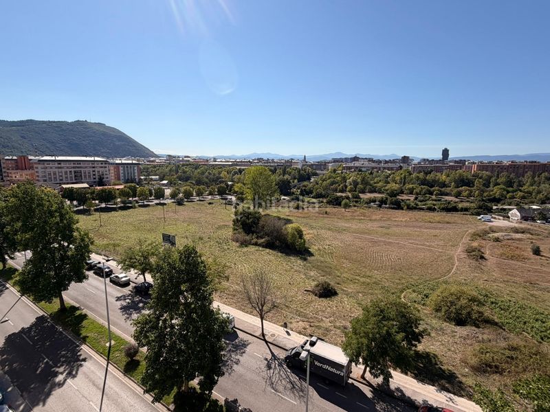 Foto 987d2326-0387-4e81-8d3b-ea43e6f74994. Apartament amb calefacció aparcament a Zona Alta Ponferrada