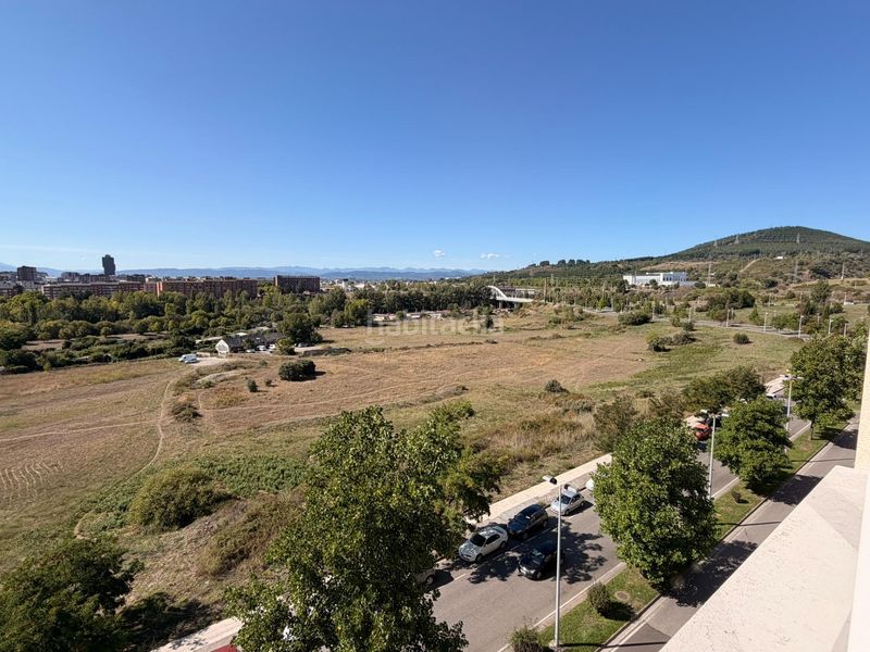 Foto ad9aece4-2bc1-4434-937b-524716b9c0a8. Apartament amb calefacció aparcament a Zona Alta Ponferrada