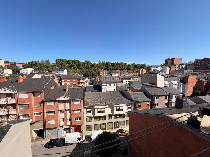 Foto d1838166-cb37-4051-9e21-e5c2a067dda3. Apartament amb calefacció aparcament a Zona Alta Ponferrada