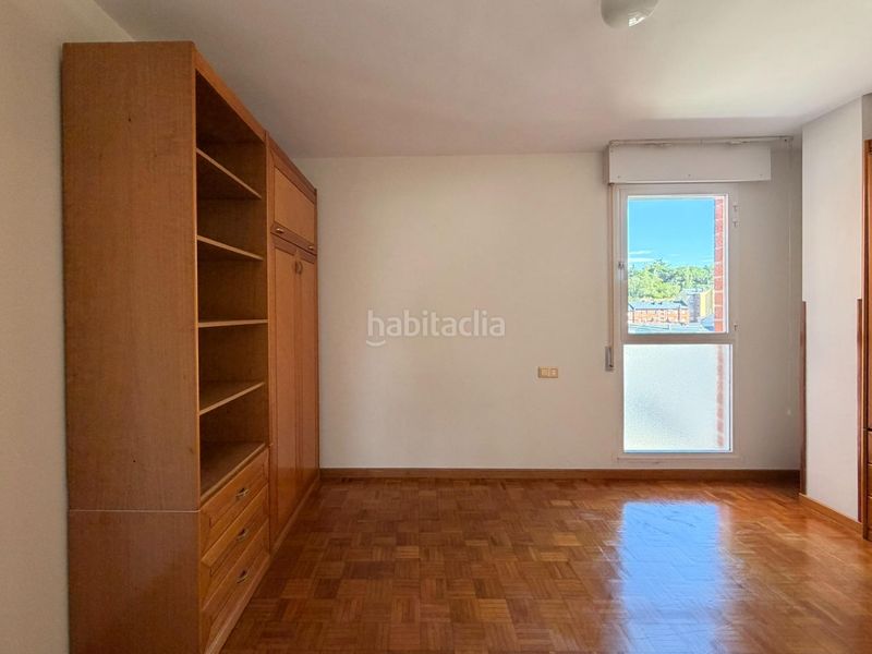 Foto e45f8dba-362b-44bf-9606-2e9bb4c4005c. Apartament amb calefacció aparcament a Zona Alta Ponferrada