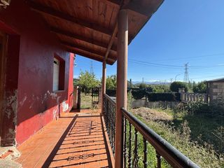 Casa in Cubillos del Sil. A la venta casa con jardín en cubillos del sil