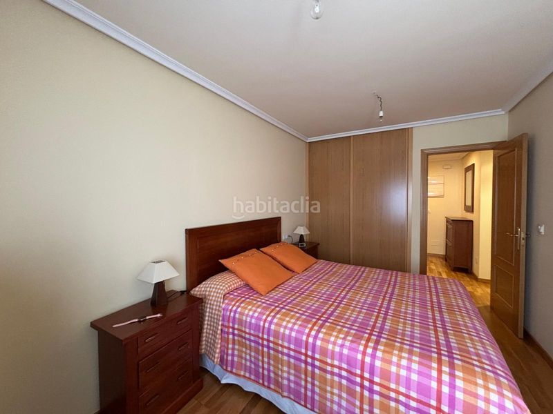 Foto 1a7bb20d-bf40-4486-86e2-2a8a29156b14. Apartament amb calefacció aparcament a Zona Alta Ponferrada