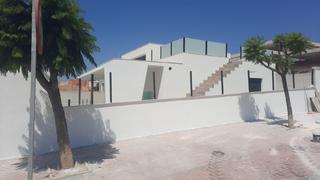 Casa a Fortuna. Se vende vivienda con parcela en urbanización exclusiva en los b