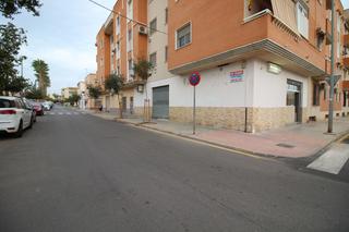 Local Comercial en Nueva Cartagena. Se vende local comercial a pie de calle en urb. mediterráneo
