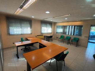 Miete Büro in Santa Ana. Se alquila local comercial en el polígono de santa ana