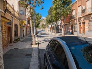 Locale commerciale in Barrio de la Concepción. Se vende local comercial