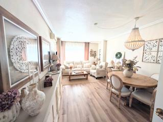 Appartement à Los Dolores. Se vende piso único con cochera en los dolores