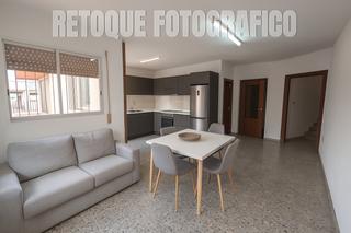 Appartement  Calle gavarrón. Se vende piso bajo en pozo estrecho