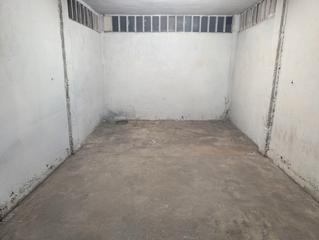 Car parking in Calle rubí 8. Plaza de garaje cerrada