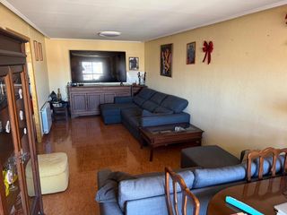 Pis a Centro. Se vende piso en molina de segura .