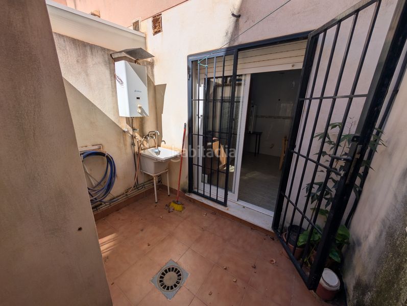 Foto 0057e844-b755-4997-a199-191f2db66381. Casa aparellada amb aparcament a La Palma Cartagena