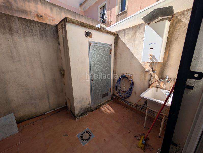 Foto a1827001-6d91-41d7-a4dd-0e92df6a6d0f. Casa aparellada amb aparcament a La Palma Cartagena
