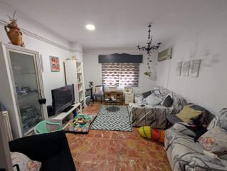 Appartamento  Calle san pedro. Se vende piso muy amplio en los dolores