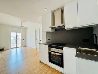 Piso en Sant Josep. Vivienda reformada a estrenar junto la cosmetoda lh!