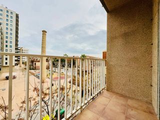 Pis a Sant Josep. Vivienda reformada a estrenar junto la cosmetoda lh!