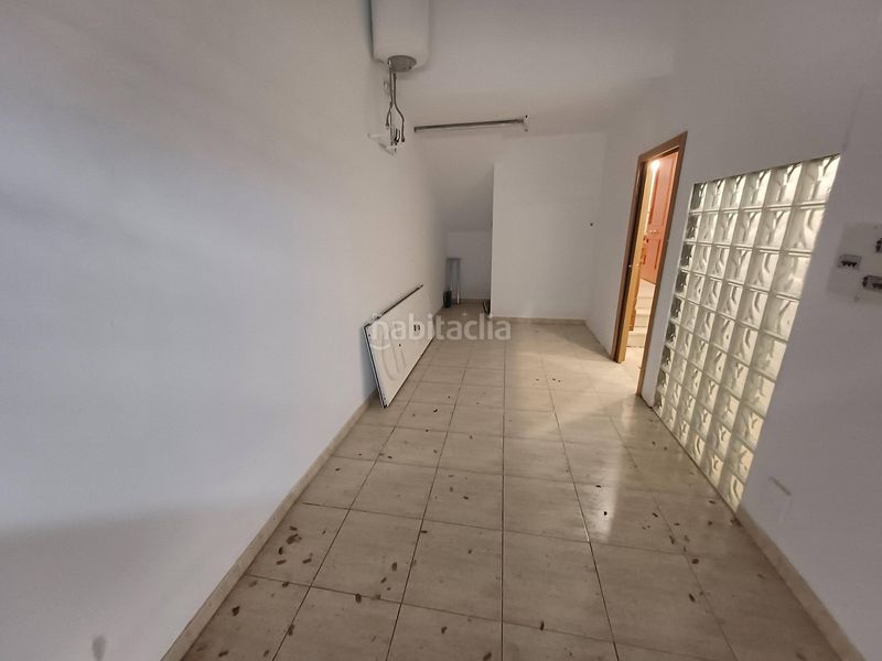 Foto 05963c5e-2c58-49f9-a601-6308aa6d9195. Casa adossada amb aparcament a Passeig Maragall Gavà