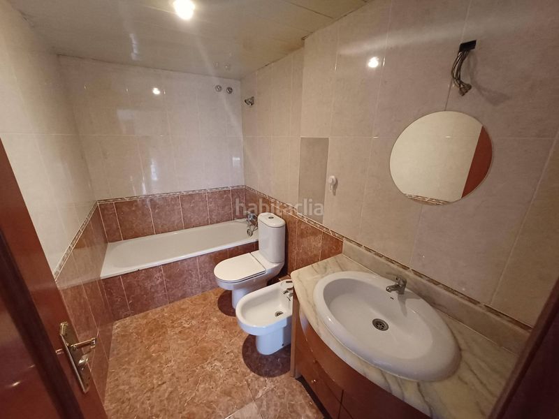 Foto 5ec02ebc-1ea4-4d0e-9343-accc23a57c23. Casa adossada amb aparcament a Passeig Maragall Gavà