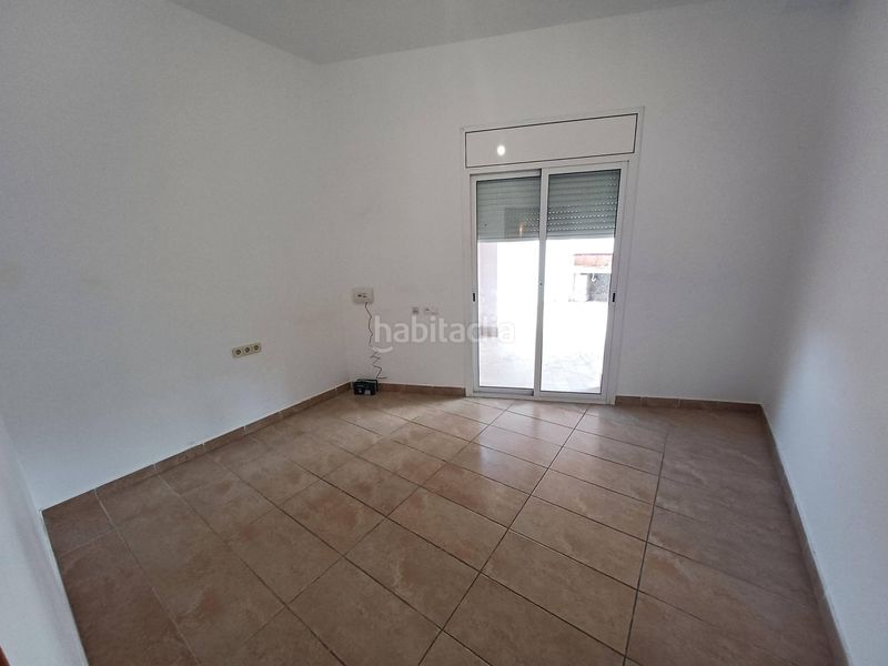 Foto 8380a05c-3915-4f65-a907-c31ebf628f6b. Casa adossada amb aparcament a Passeig Maragall Gavà