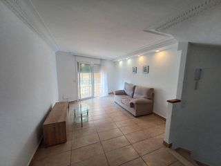 Semi detached house in Passeig Maragall. Casa adosada en gava junto lajuntament