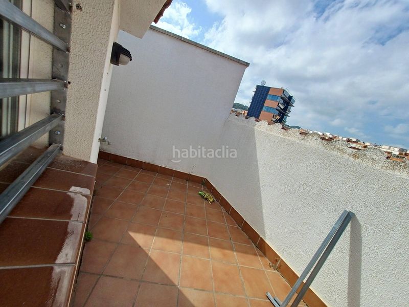 Foto ea2ff170-b3a5-4b53-9714-c1384a815946. Casa adossada amb aparcament a Passeig Maragall Gavà