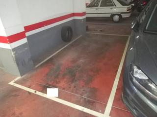 Aparcament cotxe a Centre. Parking junto rbla.just oliveras