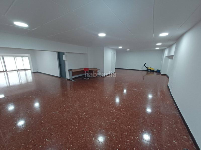 Foto f3ecfcbe-b5a5-41df-bccf-d2ef47ce54ab. Location bureau dans Centre Hospitalet de Llobregat (L´)