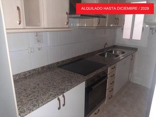 Flat in Centre. Vivienda alquilada  oportunidad inversores!