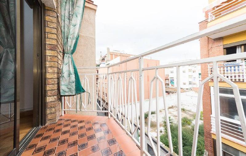 Foto 1e395e7d-576e-424f-bbd0-08dd5dc2f126. Piso oportunidad inversores junto mercado Collblanc en Hospitalet de Llobregat (L´)