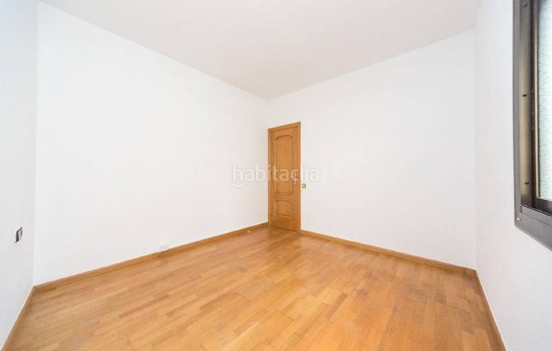 Foto 616161a4-f721-4085-aedf-cdf4011a22a1. Piso oportunidad inversores junto mercado Collblanc en Hospitalet de Llobregat (L´)