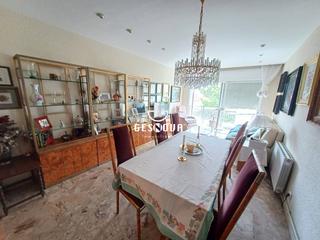 Flat in Centre. Amplia y luminosa vivienda de 132 m en plena rambla just olivera