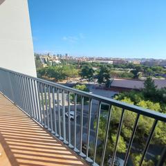 Appartement à Can Serra. Piso de 4 habitaciones totalmente exterior