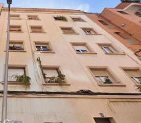 Piso en La Torrassa. Vivienda ocupada ilegalmente