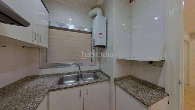 Foto ca7aba1b-2e49-478a-9db7-0aa43a3c71ba. Piso vivienda ocupada ilegalmente en La Torrassa Hospitalet de Llobregat (L´)
