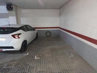 Aparcament cotxe a Centre. Plaza de parking en c barcelona  junto rambla