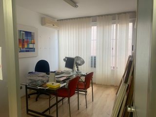 Rent Office space in Carrer august. Oficina alquiler en el centro de tarragona