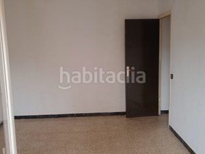Foto 082f288e-8d96-43d4-820e-6fd9517d988f. Pis a carrer de la mare molas 35a a Ponent Reus