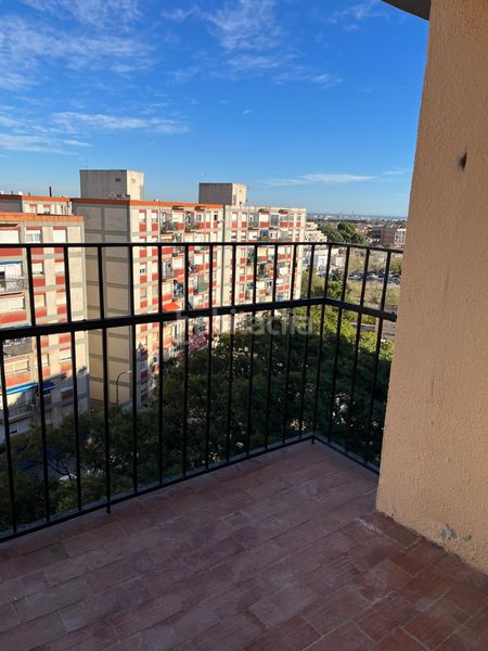 Foto a3fdec15-f3b2-404f-85ff-a06b5ece5776. Piso astorga en Migjorn Reus