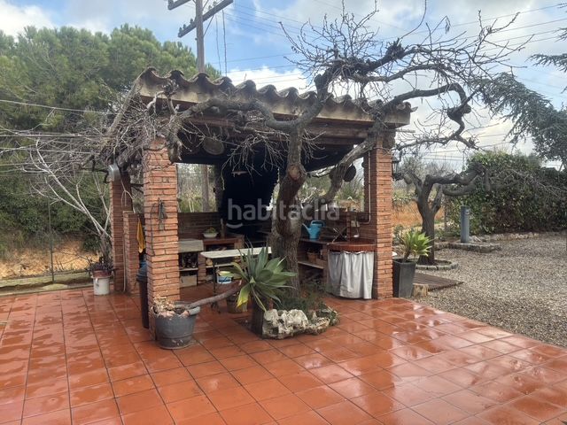 Foto 2ed01926-1be6-4269-8552-6bef6a29fad2. Finca rústica a carrer del morell 20 a Llevant Reus