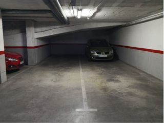 Parking coche  Carrer camí de riudoms 46. Parquing venta centro